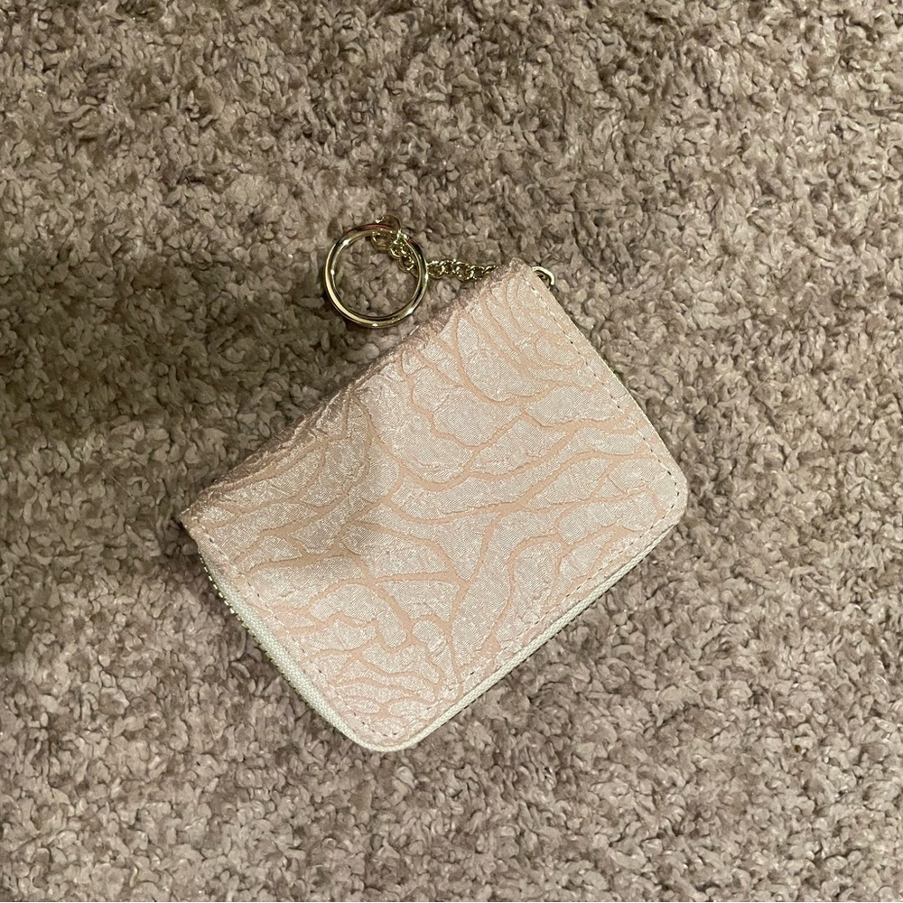 NWOT Elegant Cream Credit Card Pouch